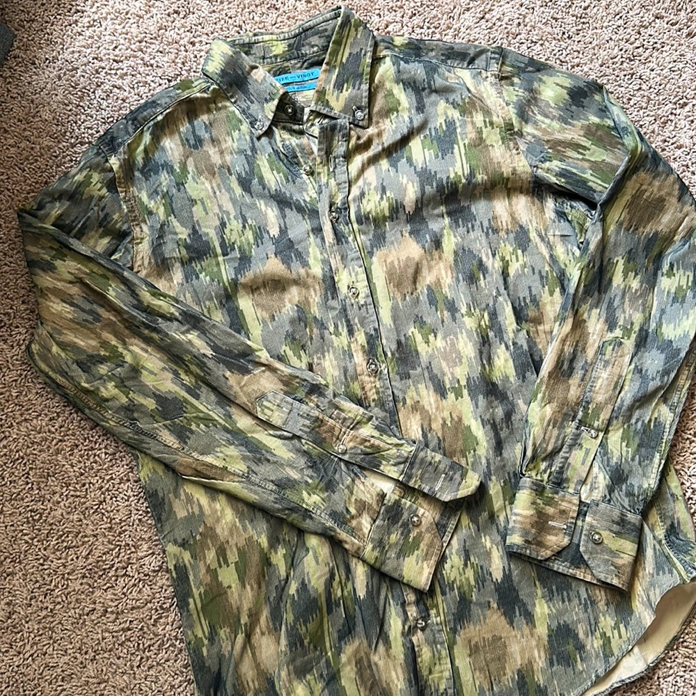 Seize Sur Vingt men’s button up long sleeve shirt (great condition)